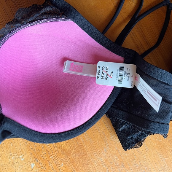 NWT’s Victorias Secret push-up Bra - Picture 3 of 6